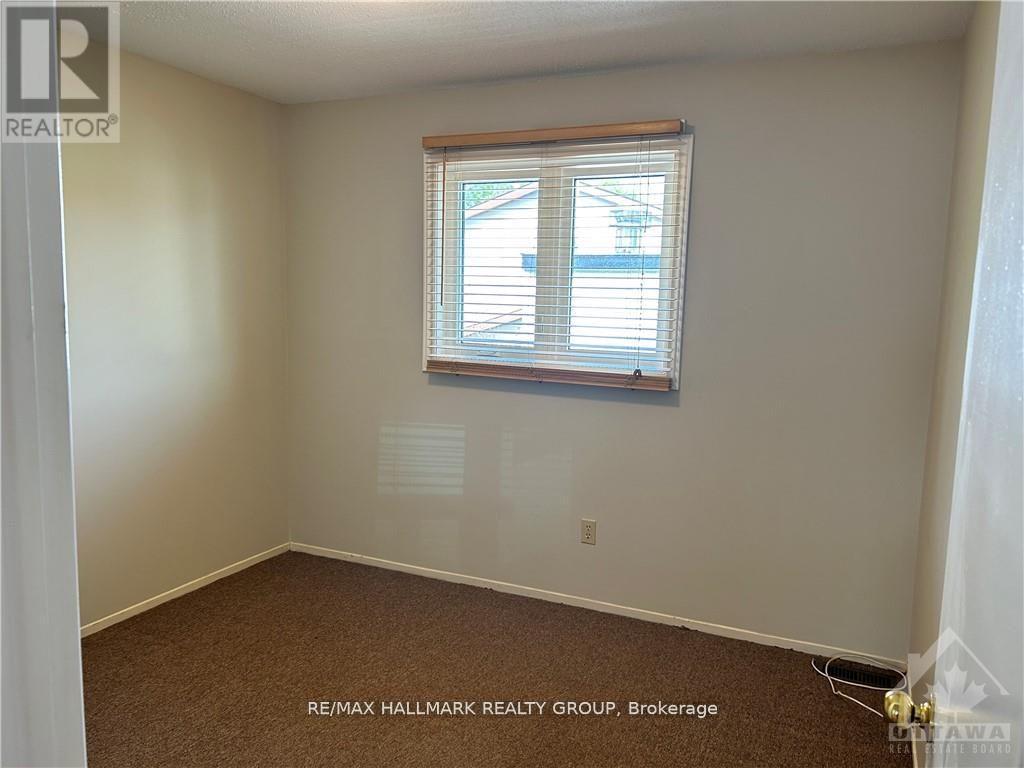 3 Bed, 3 Bath House for Rent in Ottawa – 6417 LOIRE DRIVE, Ottawa – MLS# X13606418 - Image 17