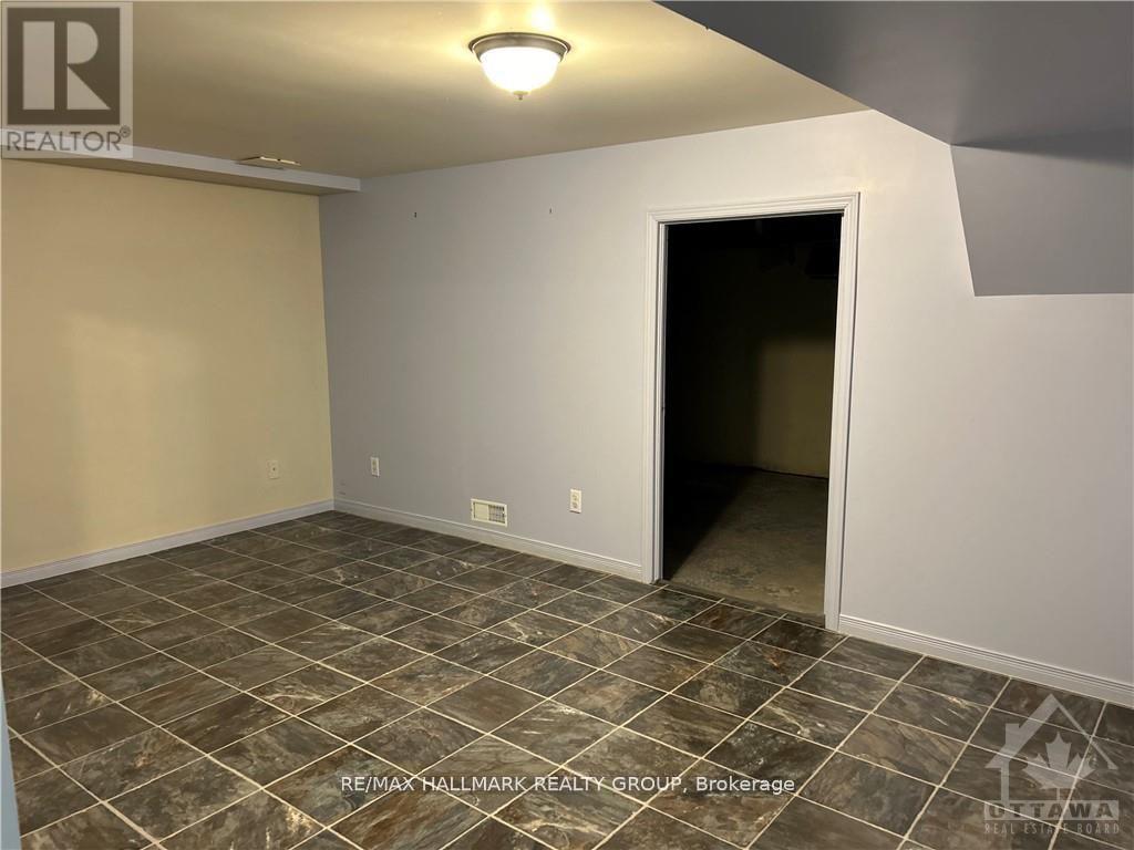 3 Bed, 3 Bath House for Rent in Ottawa – 6417 LOIRE DRIVE, Ottawa – MLS# X13606418 - Image 19