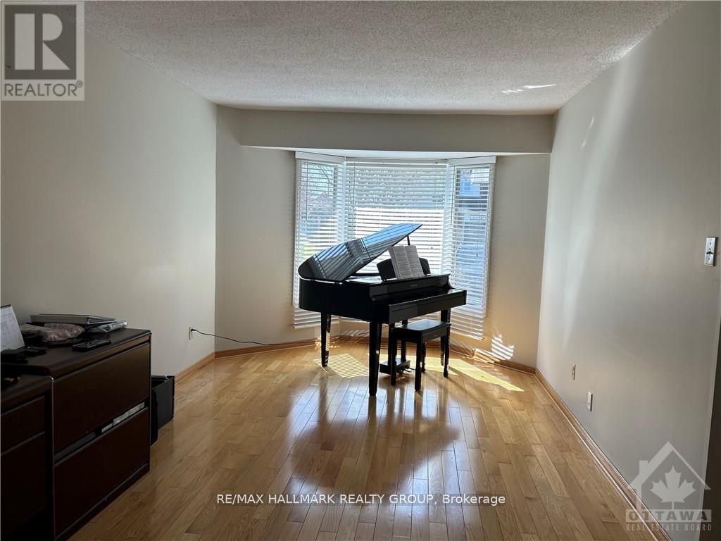 3 Bed, 3 Bath House for Rent in Ottawa – 6417 LOIRE DRIVE, Ottawa – MLS# X13606418 - Image 9