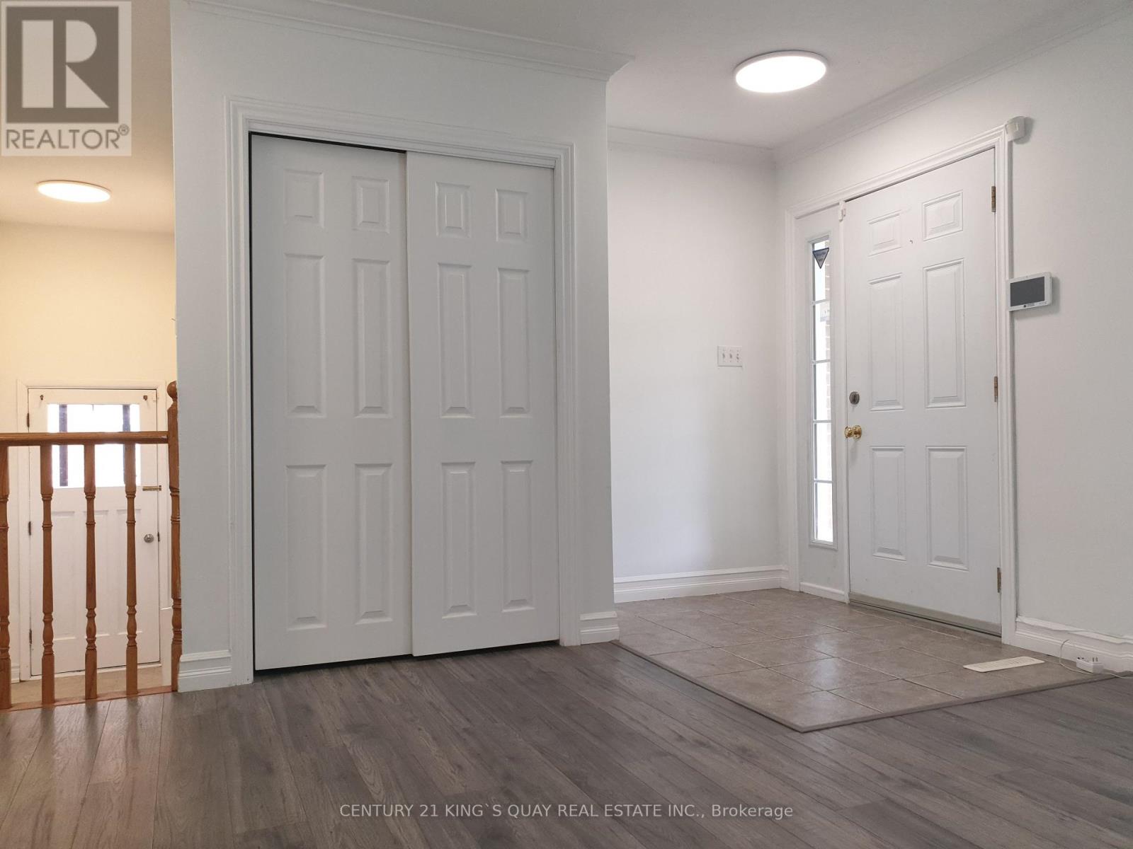 18 MANOR CRESCENT - 2