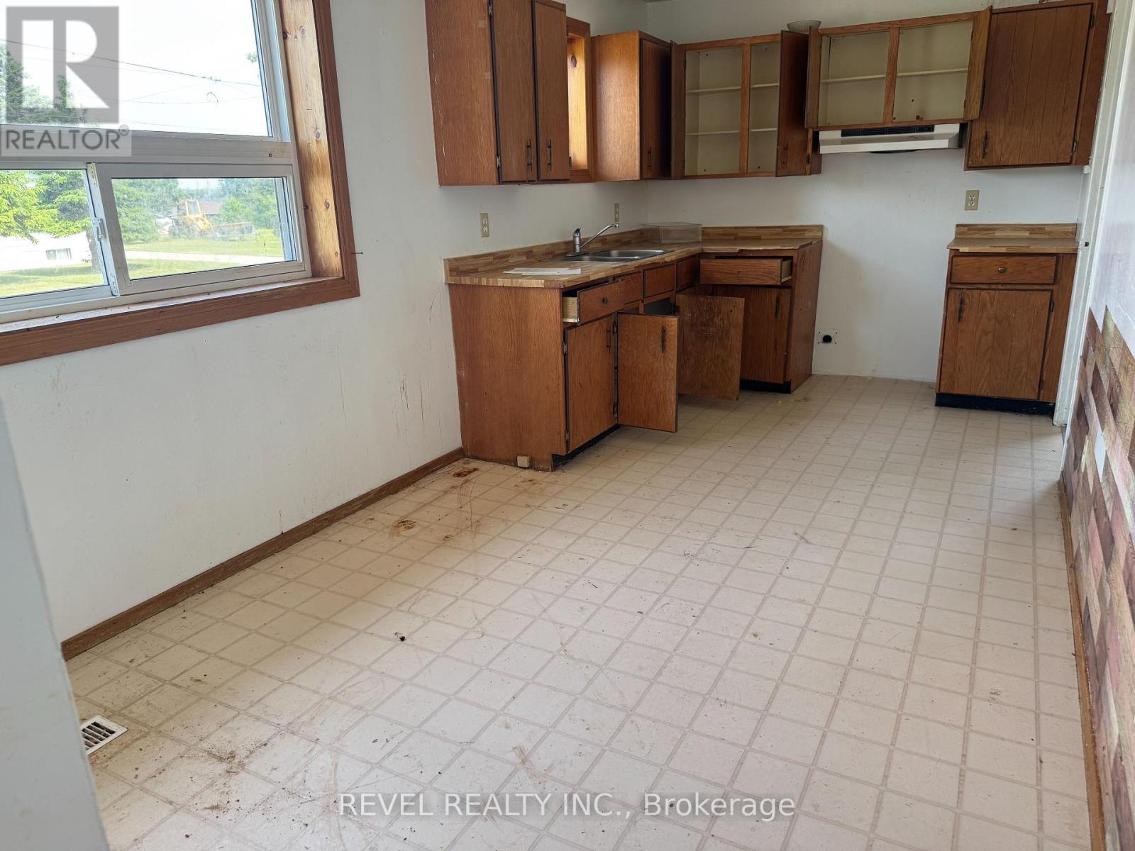 42 GAUTHIER STREET - 3