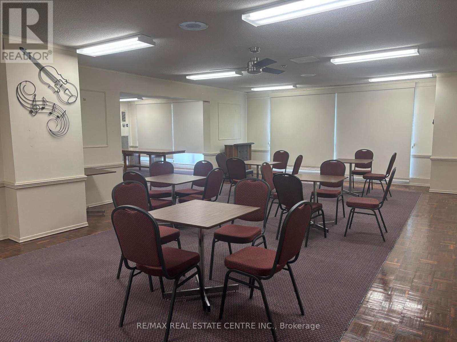 #602 2055 UPPER MIDDLE ROAD - 33
