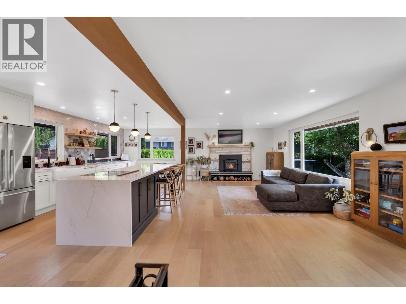 40256 AYR DRIVE, Squamish