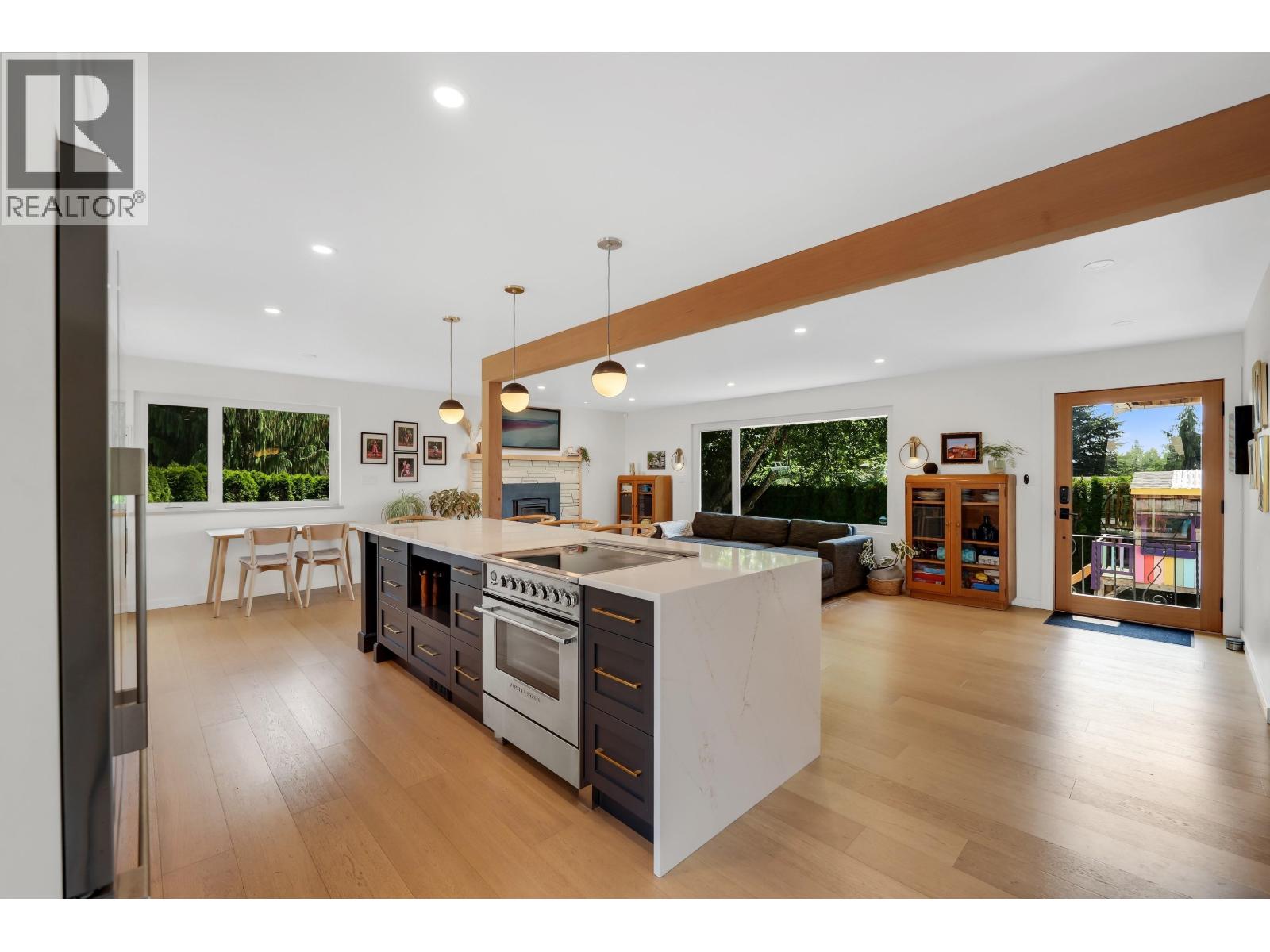 40256 AYR DRIVE, Squamish