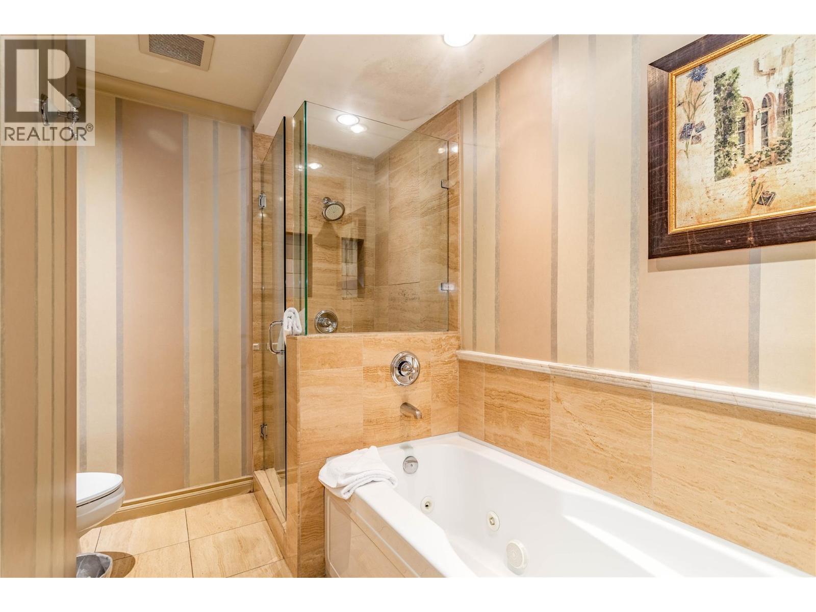 251 C6 1288 Water Street, Kelowna