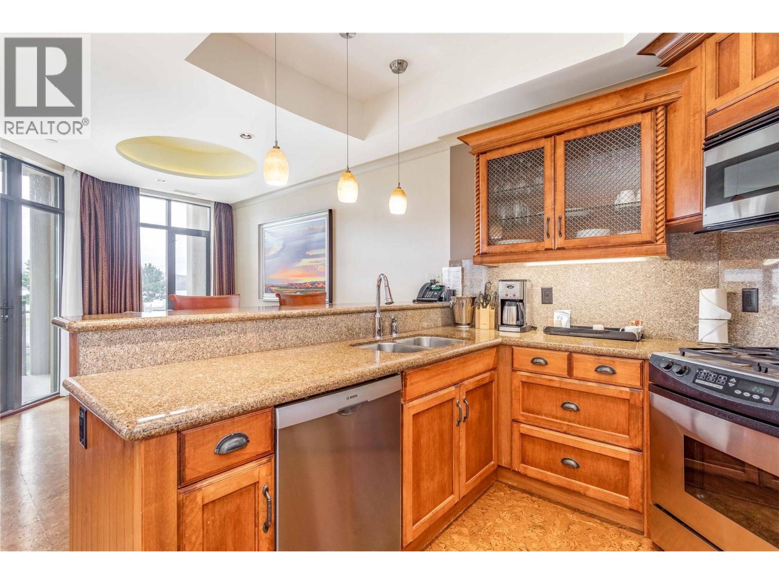 251 C6 1288 Water Street, Kelowna
