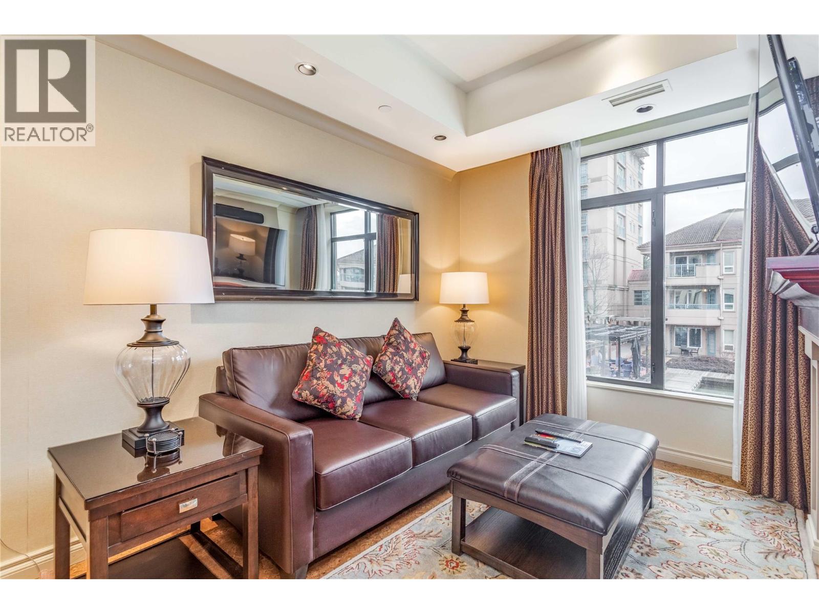 251 D6 1288 Water Street, Kelowna
