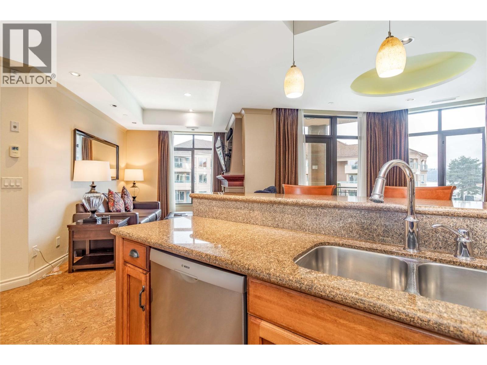 251 D6 1288 Water Street, Kelowna