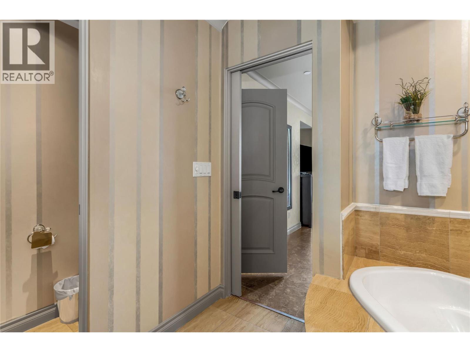 #255 L12 1288 Water Street - 18