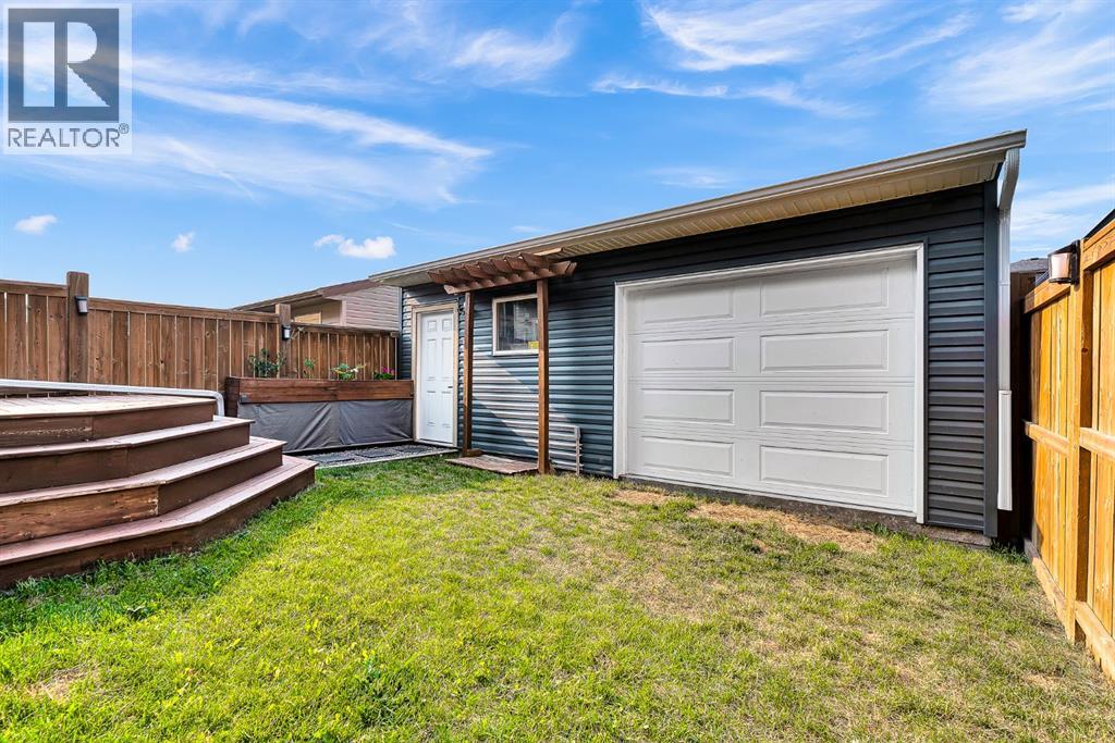 87 Howse Crescent NE - Image 30