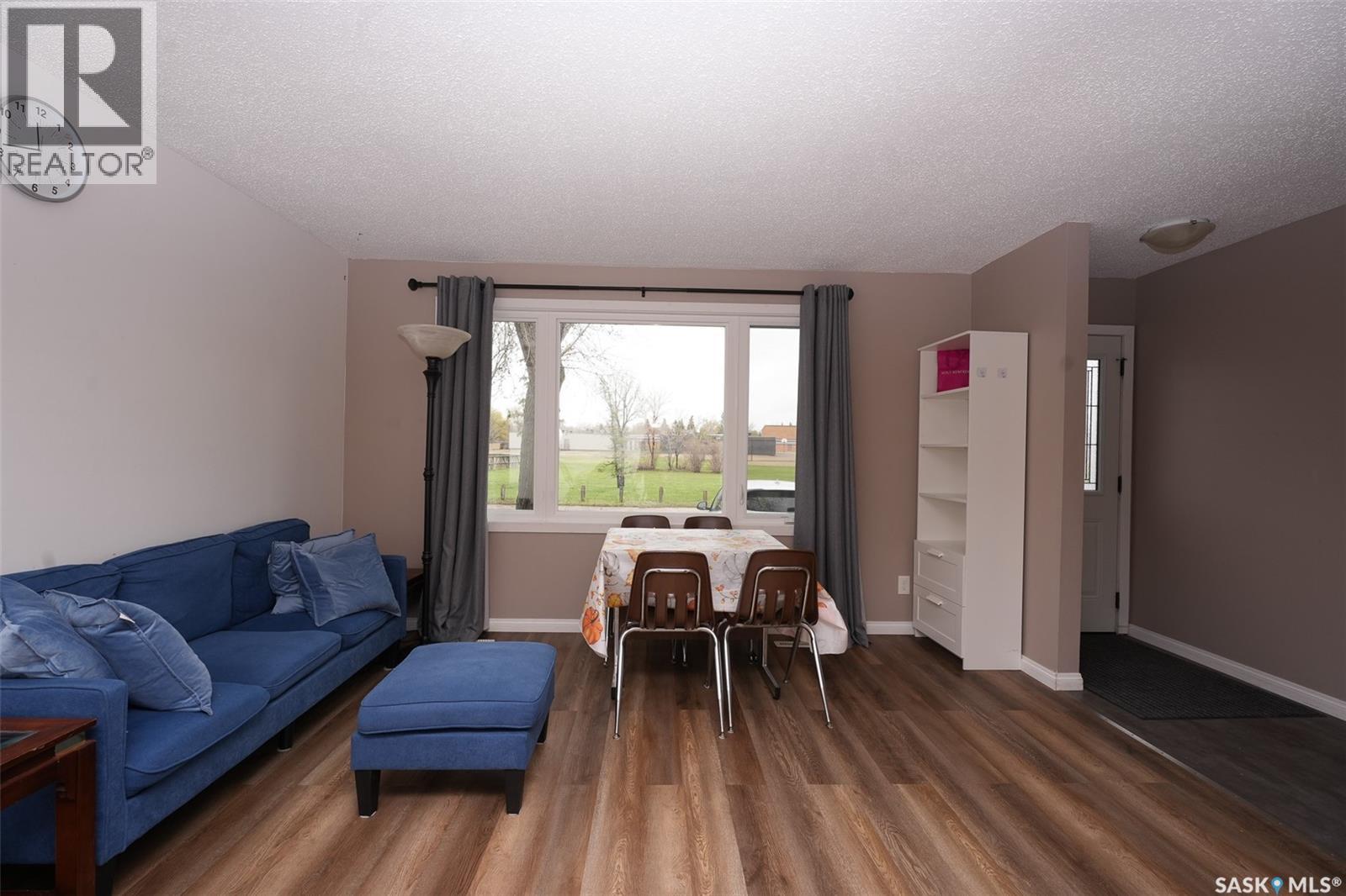 #91 Mackenzie WAY - 4