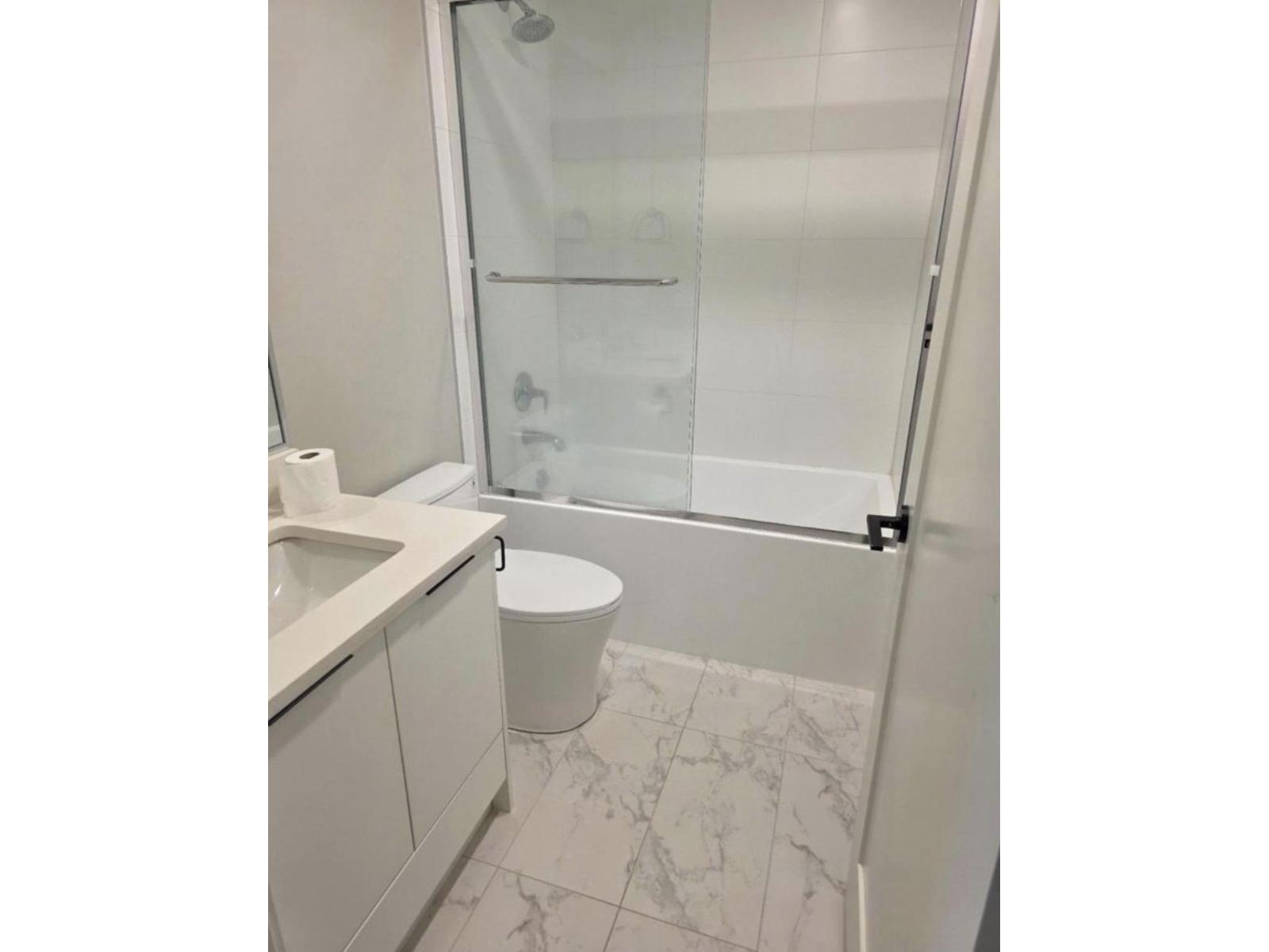 2 Bed, 2 Bath Apartment for Sale in Surrey – 211 14818 60 AVENUE, Surrey – MLS# R3149783 - Image 9