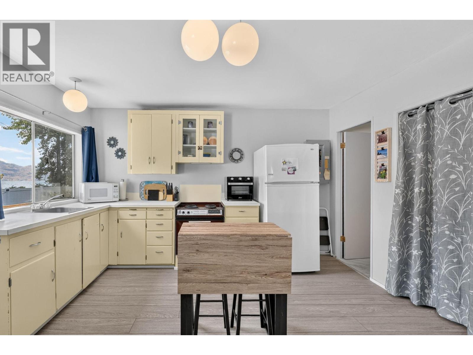 3922 Beach Avenue - 21