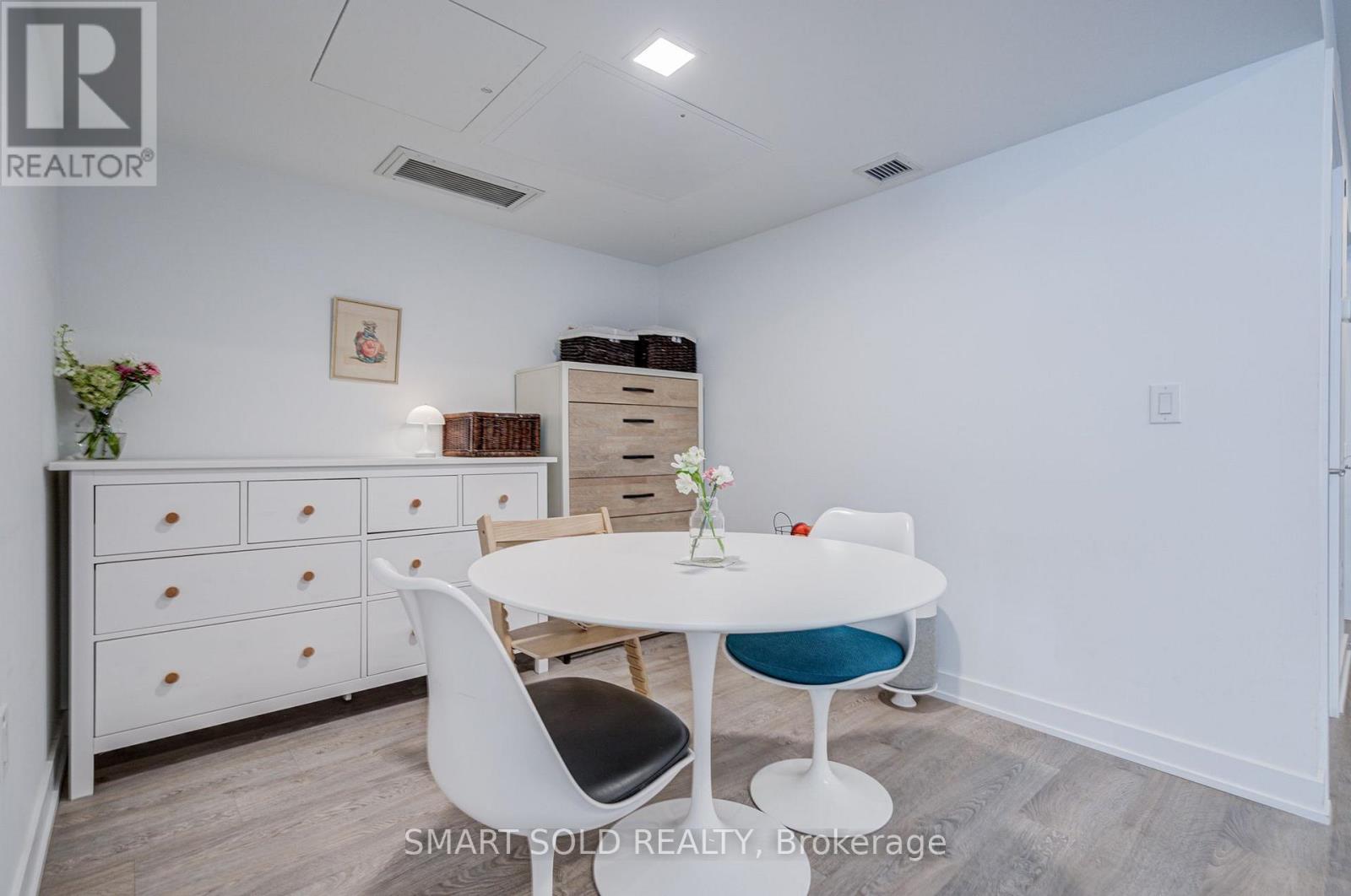 #813 50 MCCAUL STREET - 17