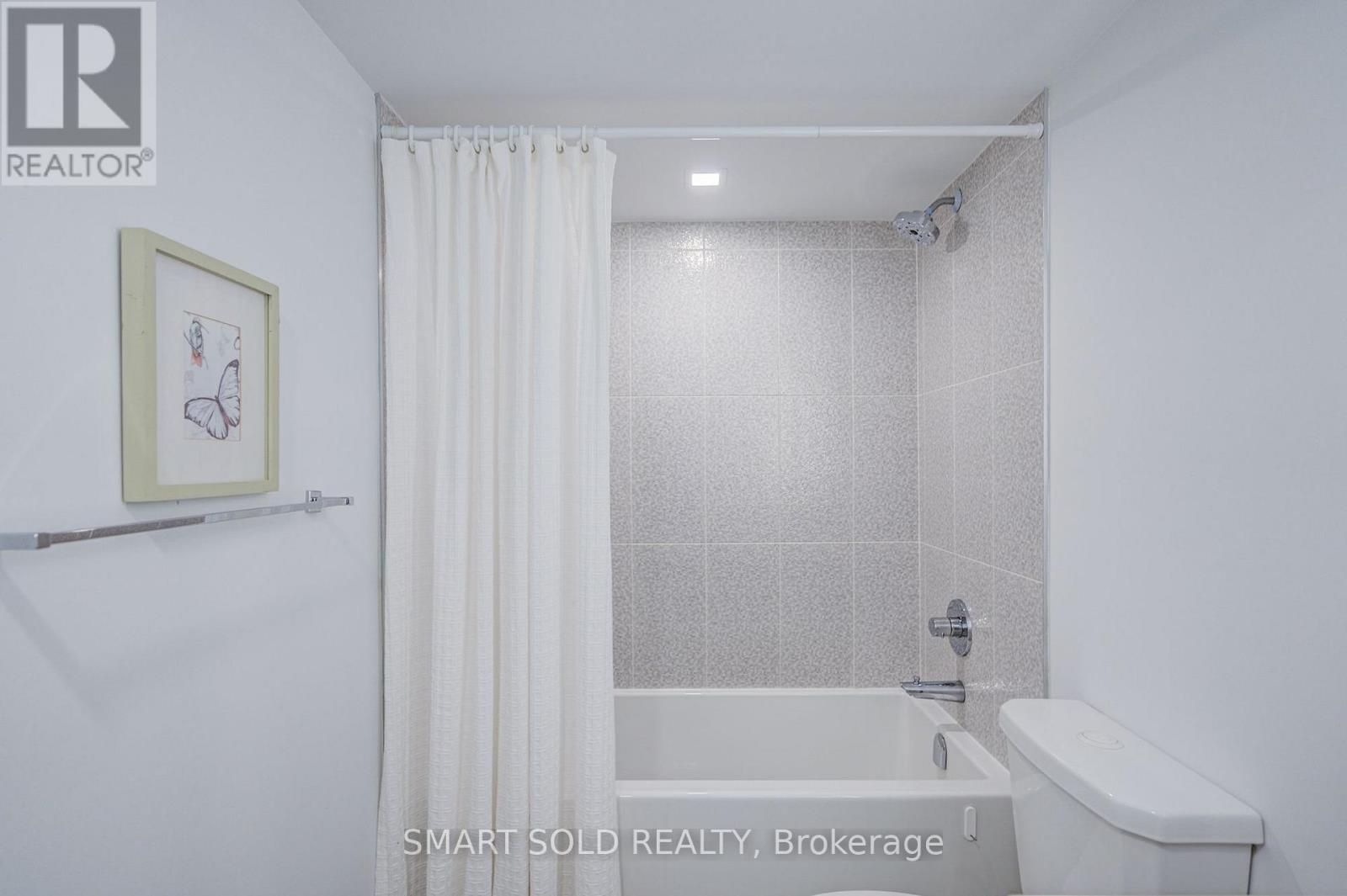 #813 50 MCCAUL STREET - 35