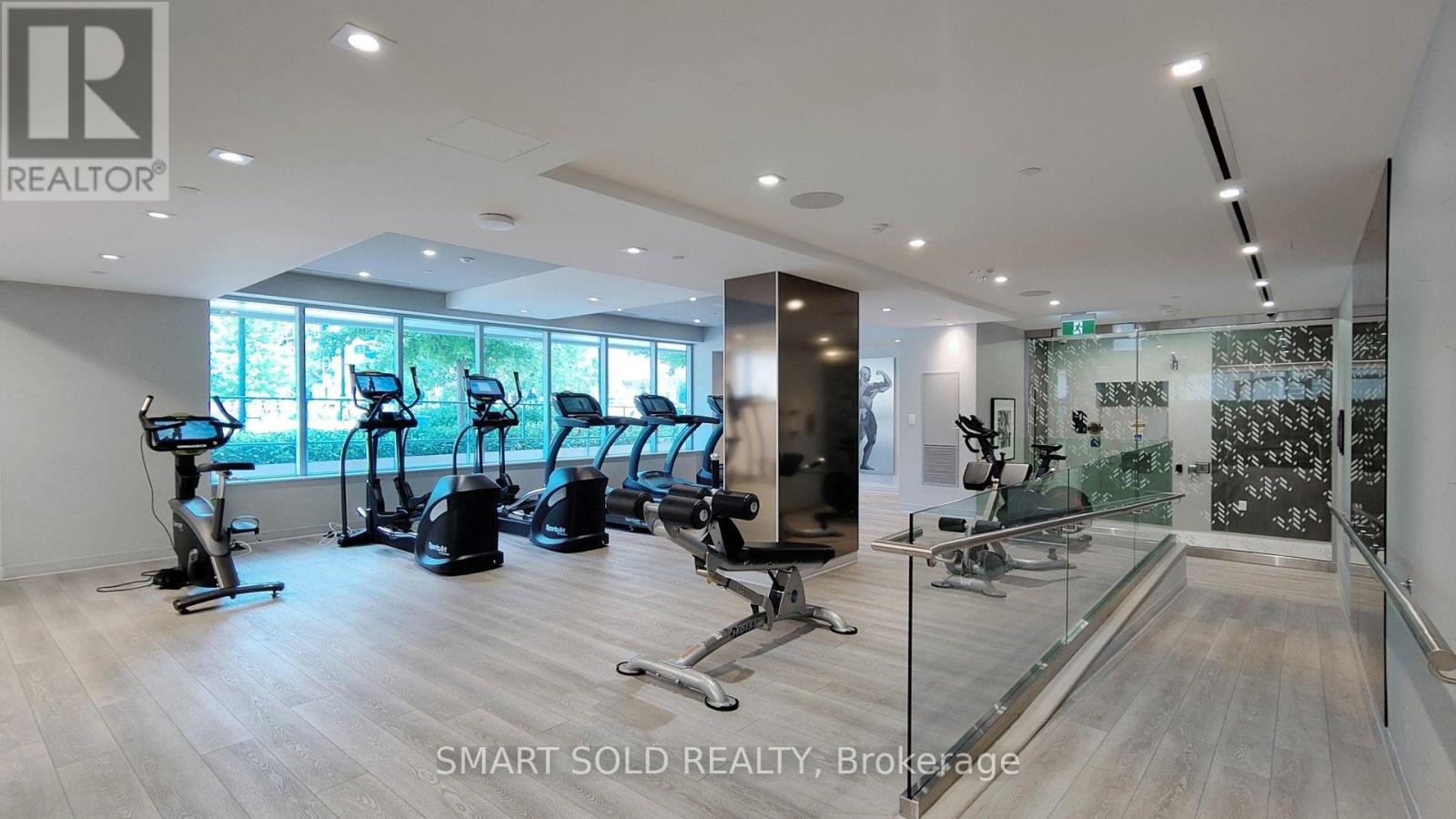 #813 50 MCCAUL STREET - 39