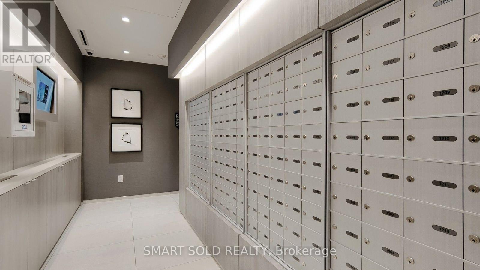 #813 50 MCCAUL STREET - 43