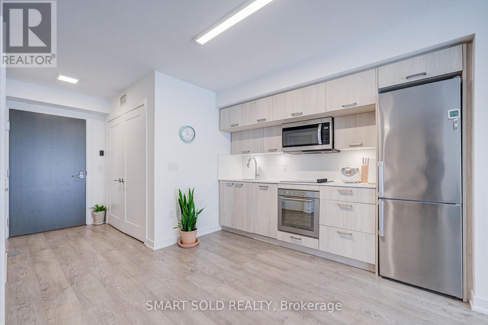 #813 50 MCCAUL STREET - 8