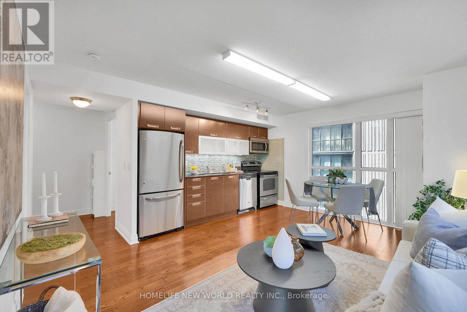 #811 28 TED ROGERS WAY - Image 10