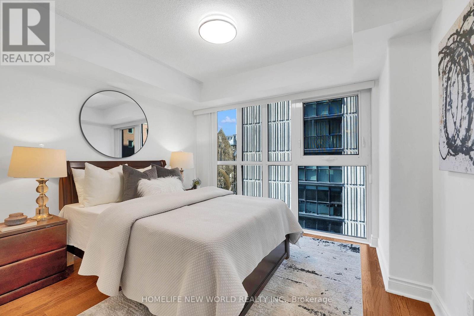 #811 28 TED ROGERS WAY - 15