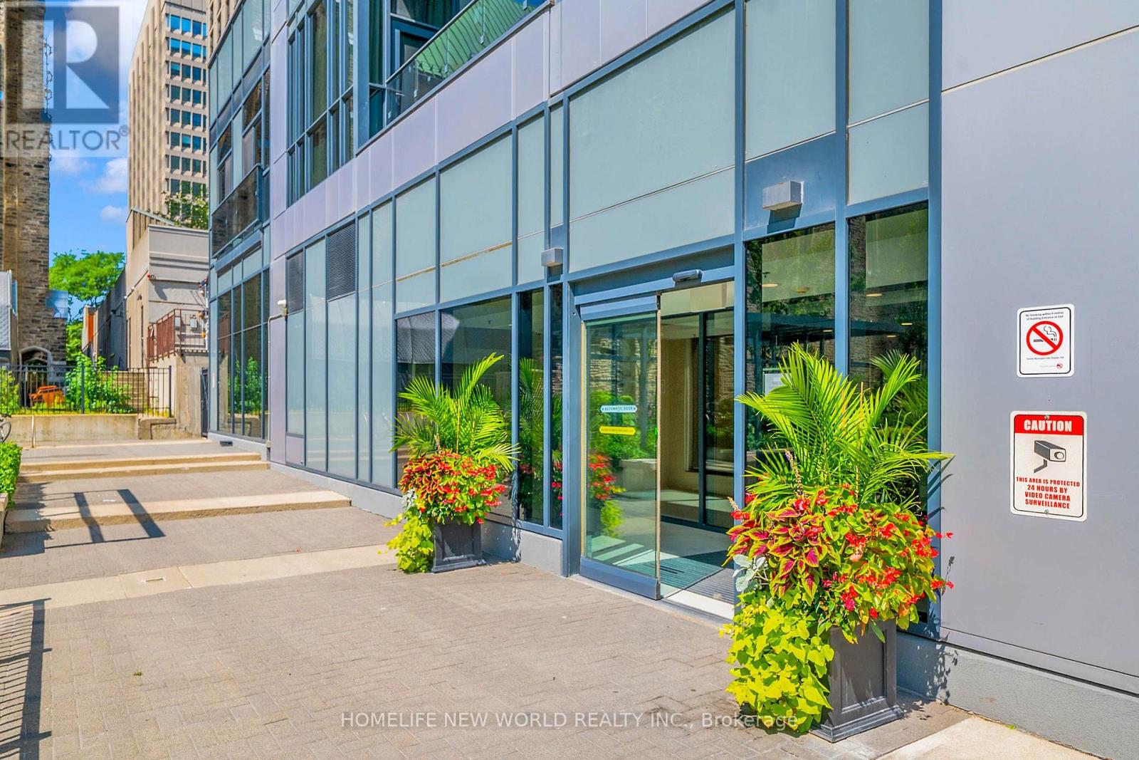 #811 28 TED ROGERS WAY - Image 3