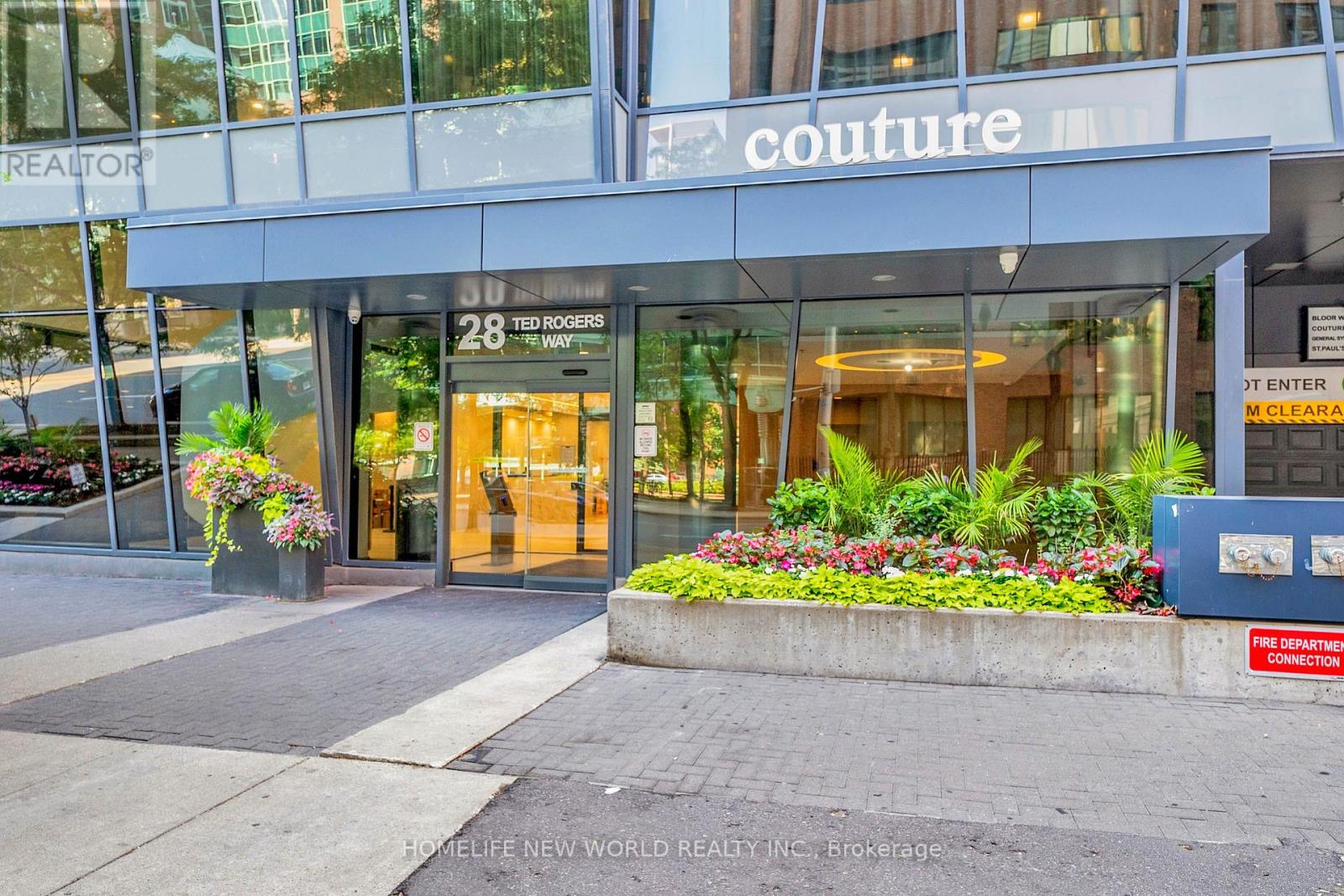 #811 28 TED ROGERS WAY - 4