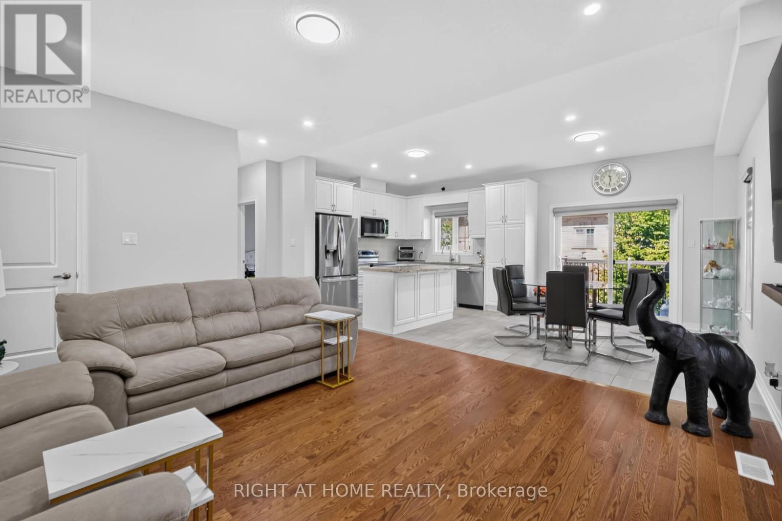 9 TEA ROSE DRIVE - 10