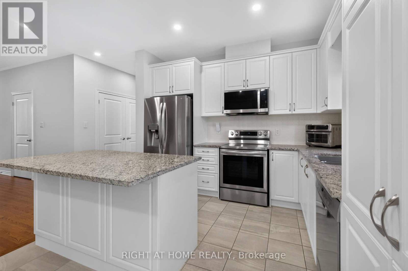 9 TEA ROSE DRIVE - 14