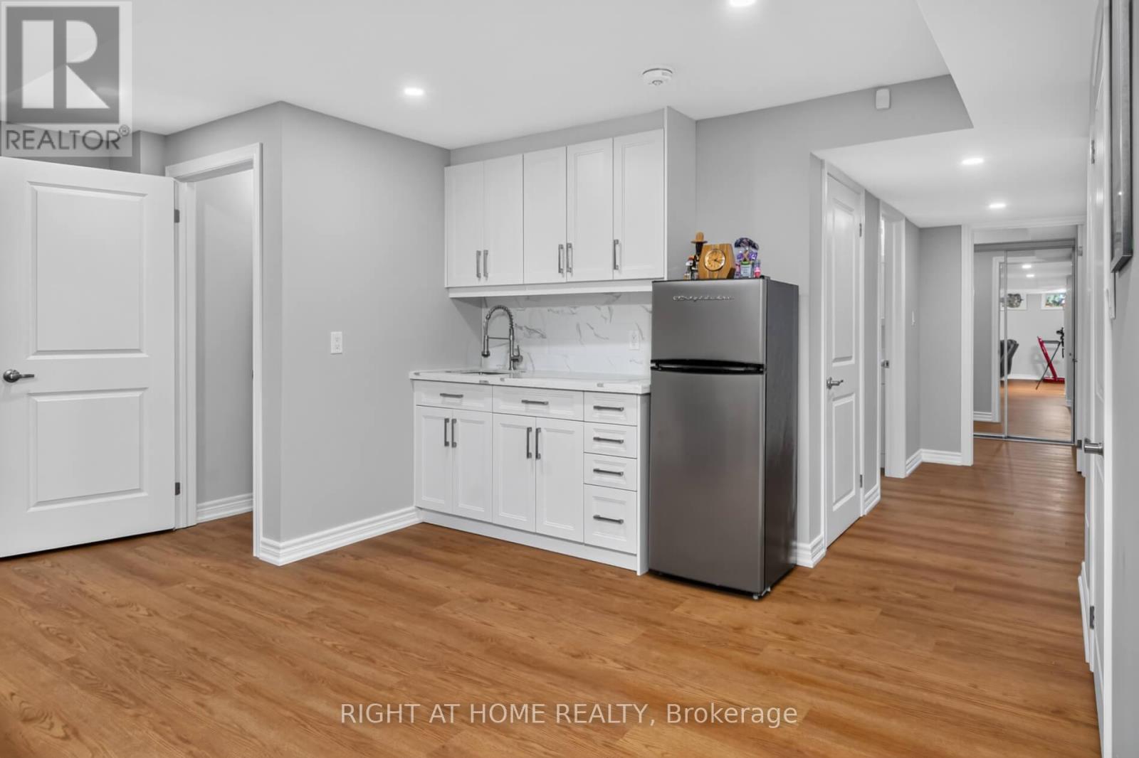 9 TEA ROSE DRIVE - 27