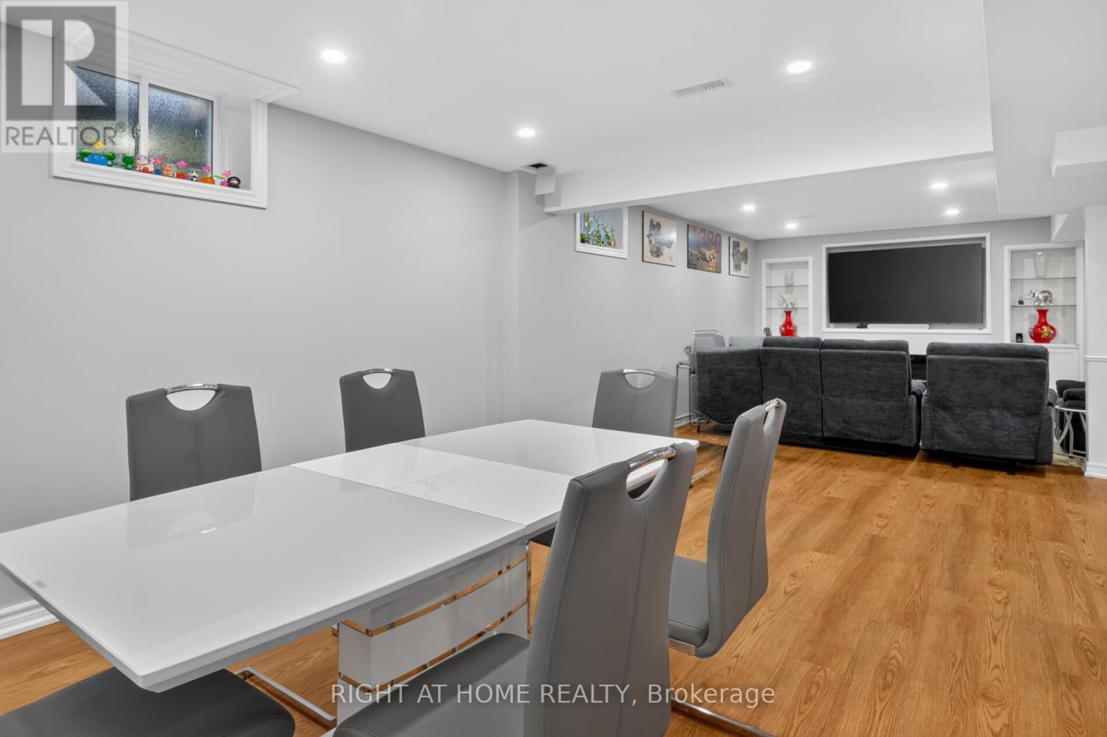 9 TEA ROSE DRIVE - 32