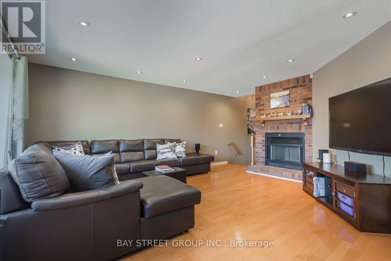 4882 ROSEBUSH ROAD - 17