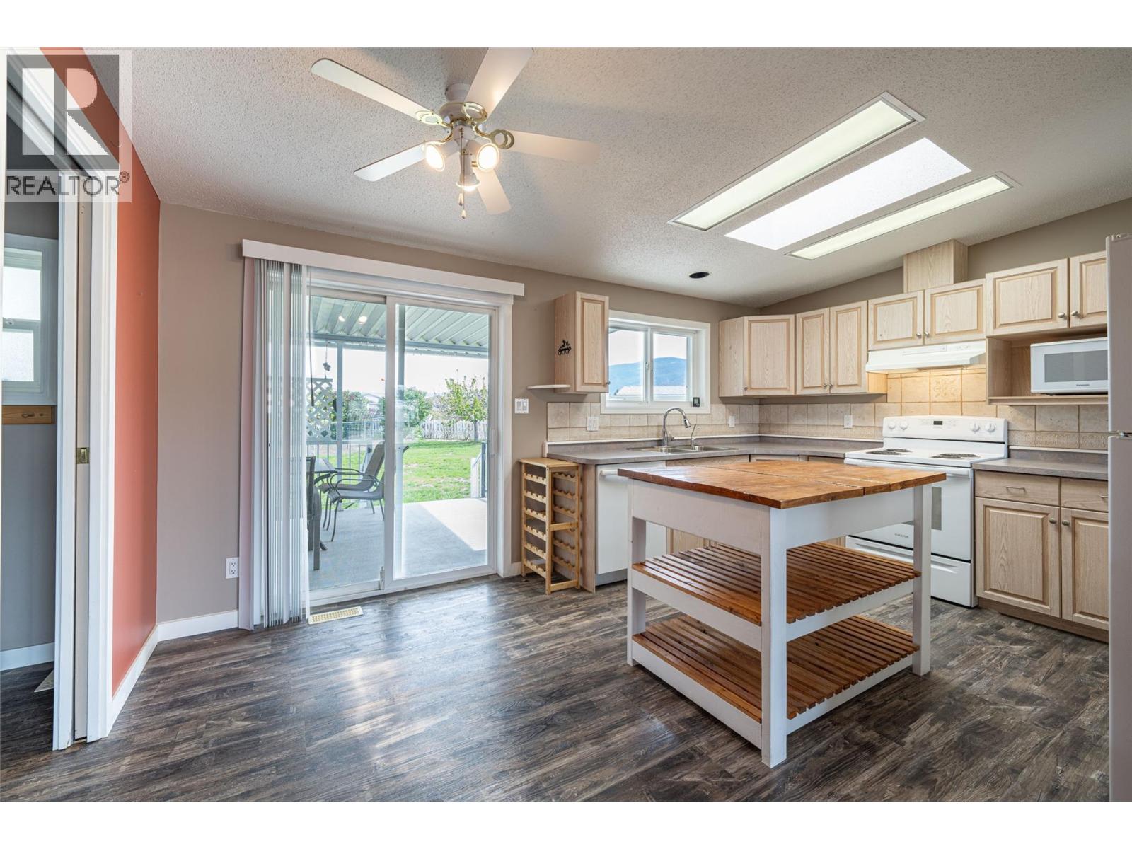 #26 9510 Highway 97 N - 11