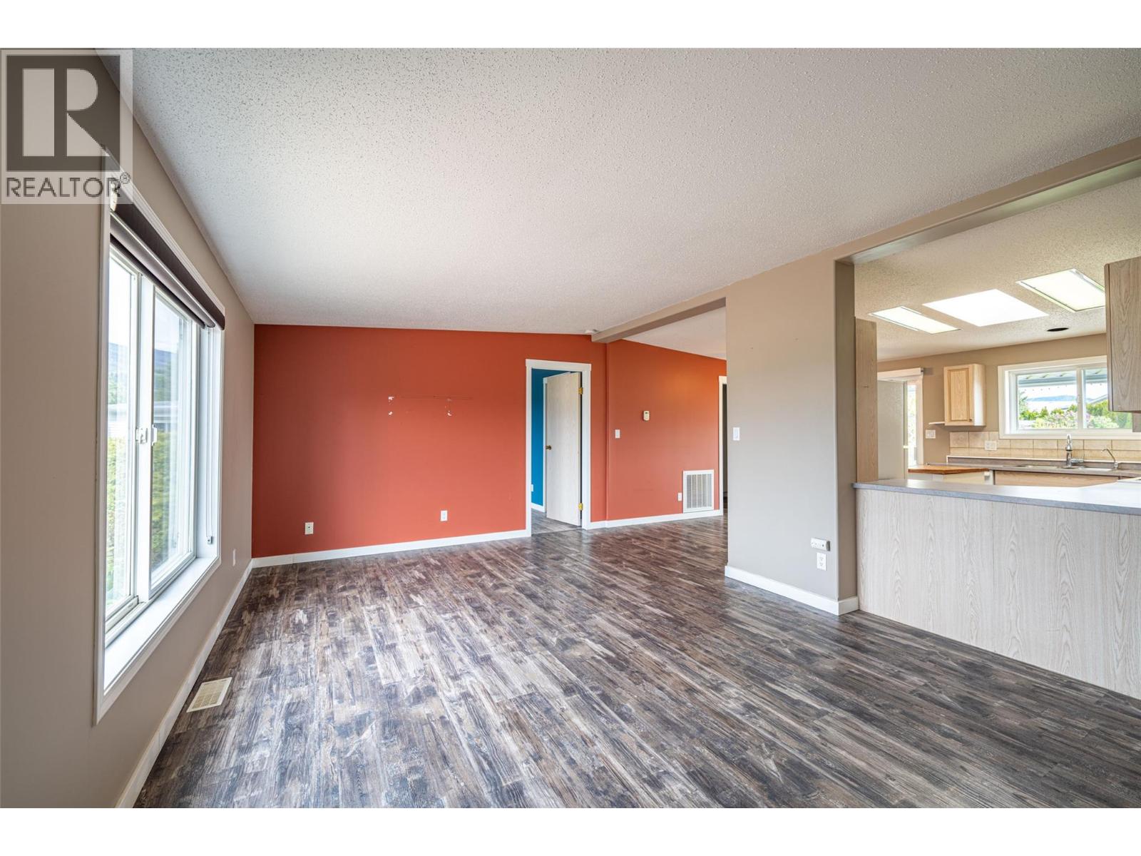 #26 9510 Highway 97 N - 6