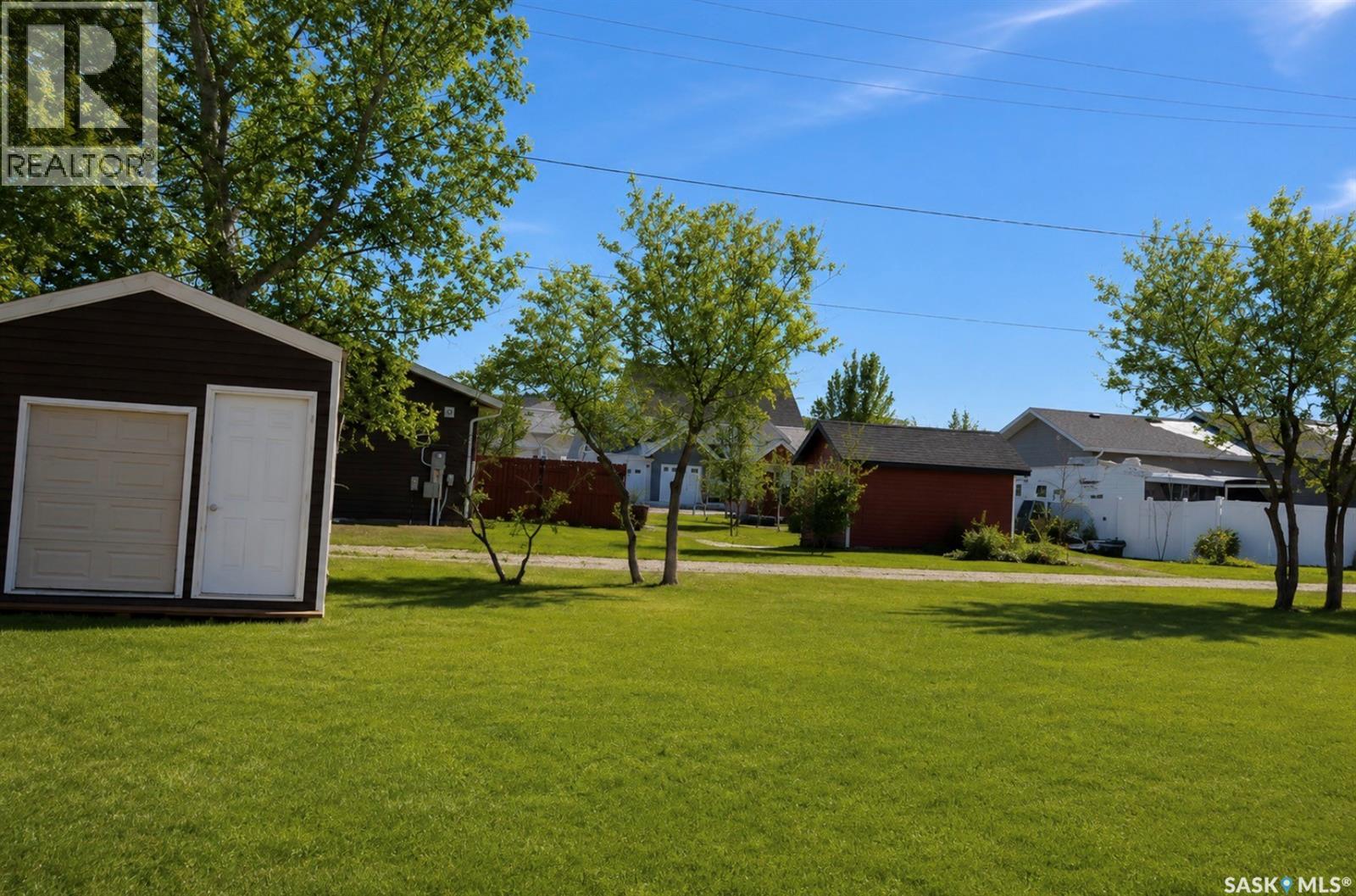 20 H AVENUE, Willow Bunch — photo 3