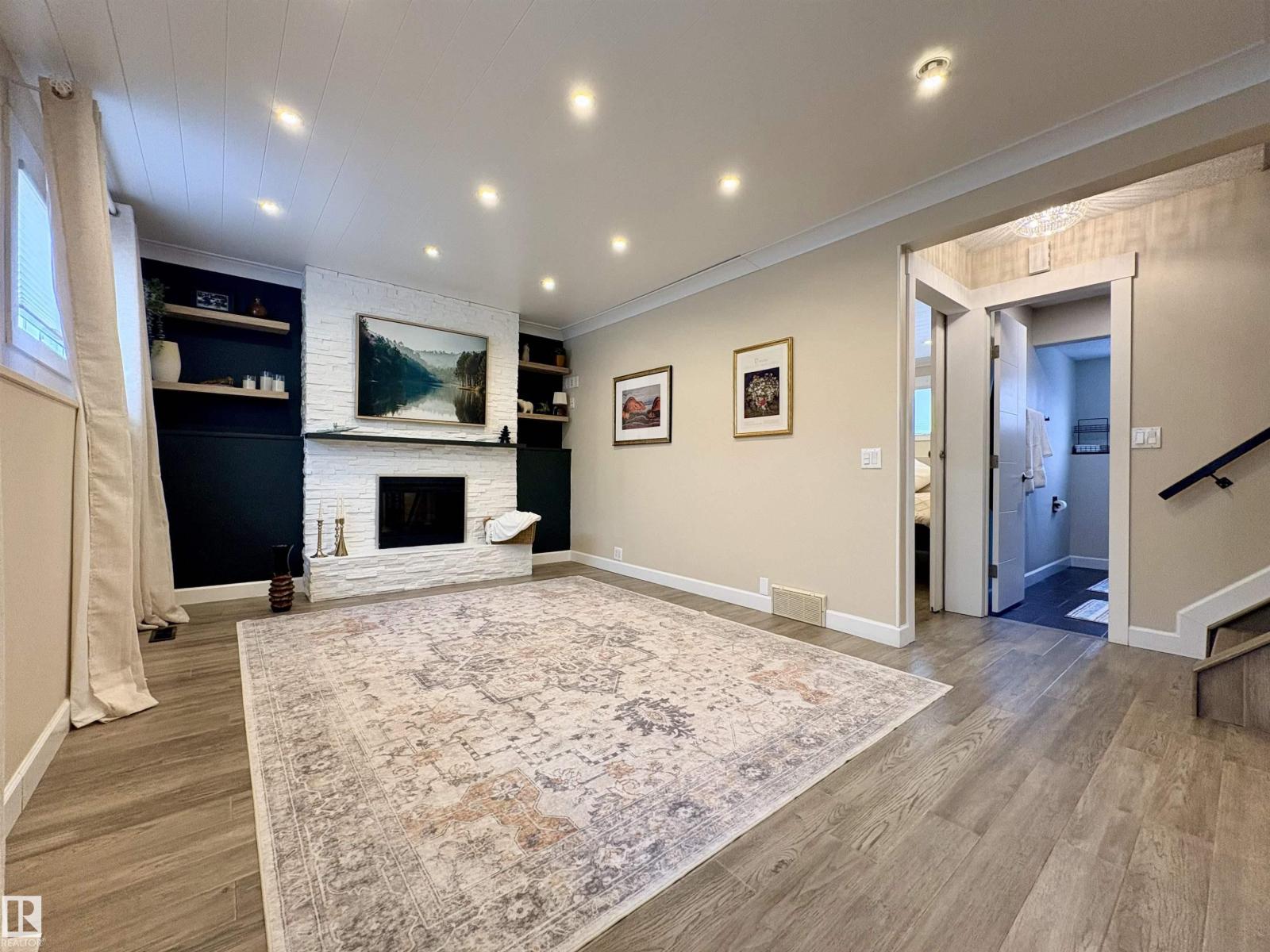 17019 108 ST NW - 35