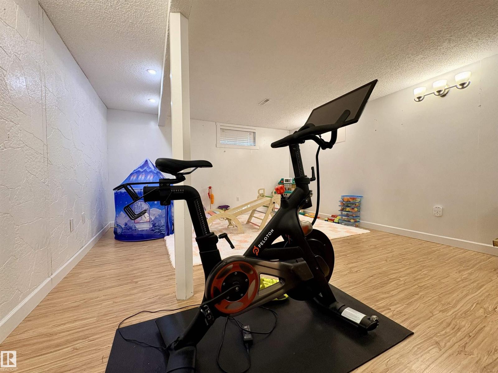 17019 108 ST NW - 47