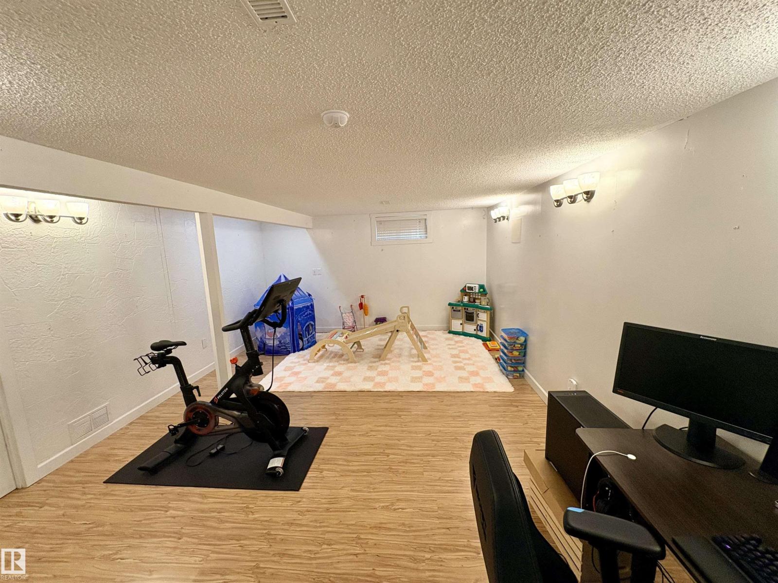 17019 108 ST NW - 49
