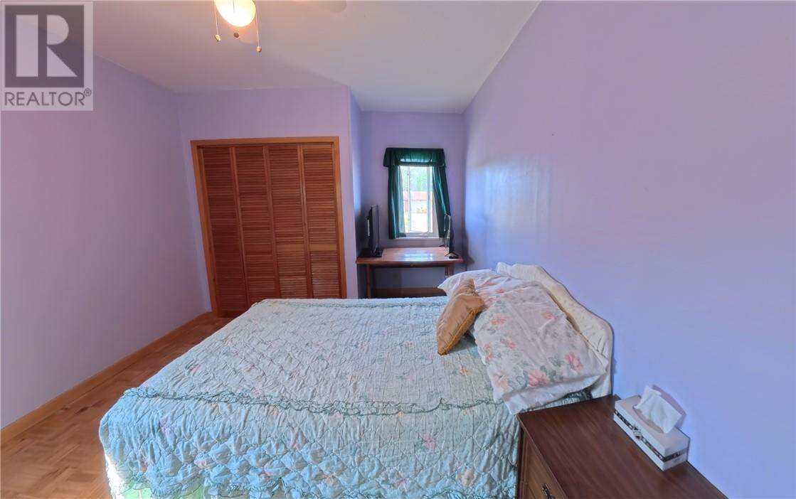 49 Wilson Street E - 15