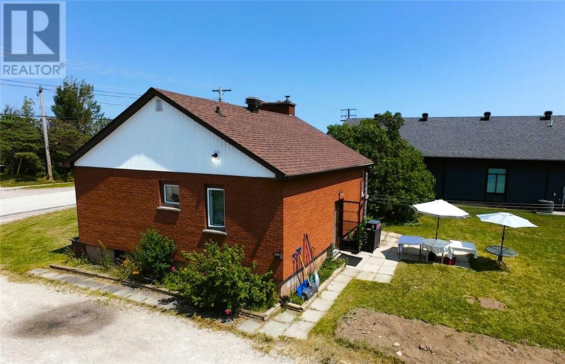 49 Wilson Street E - 30
