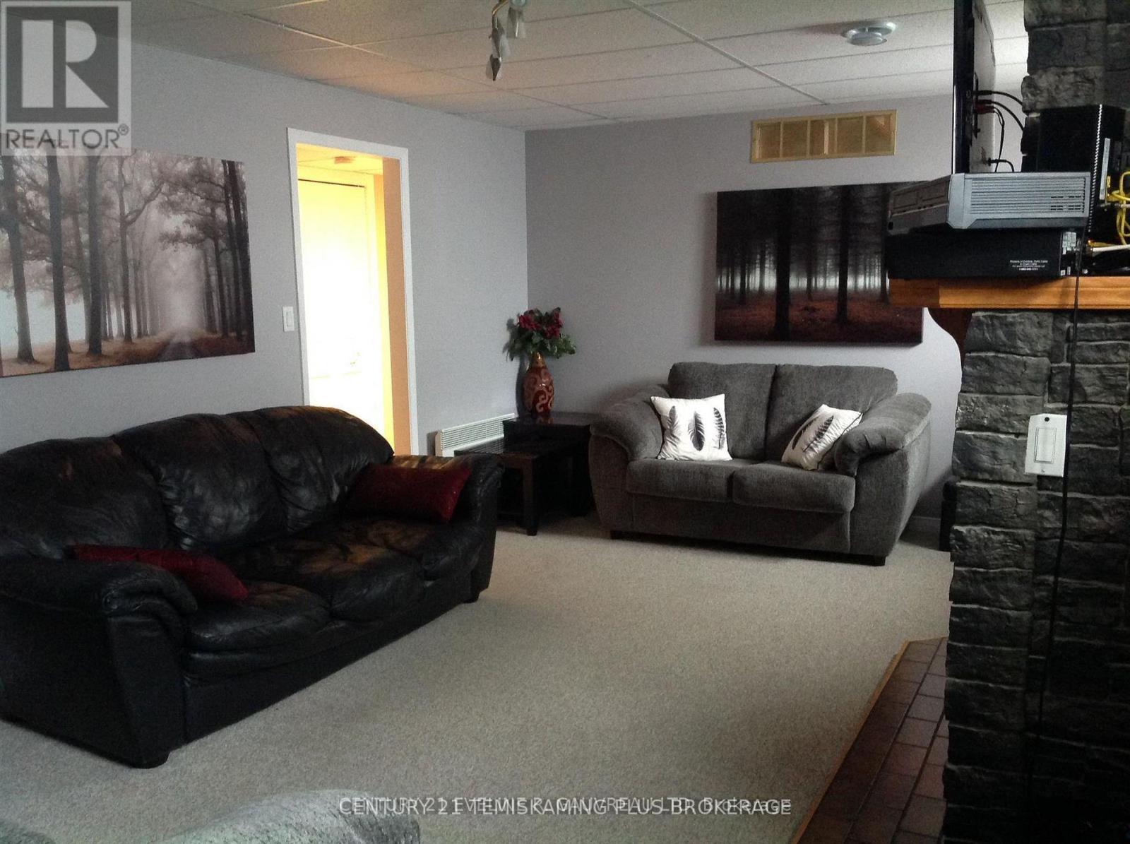 238 RONDEAU ROAD - 17
