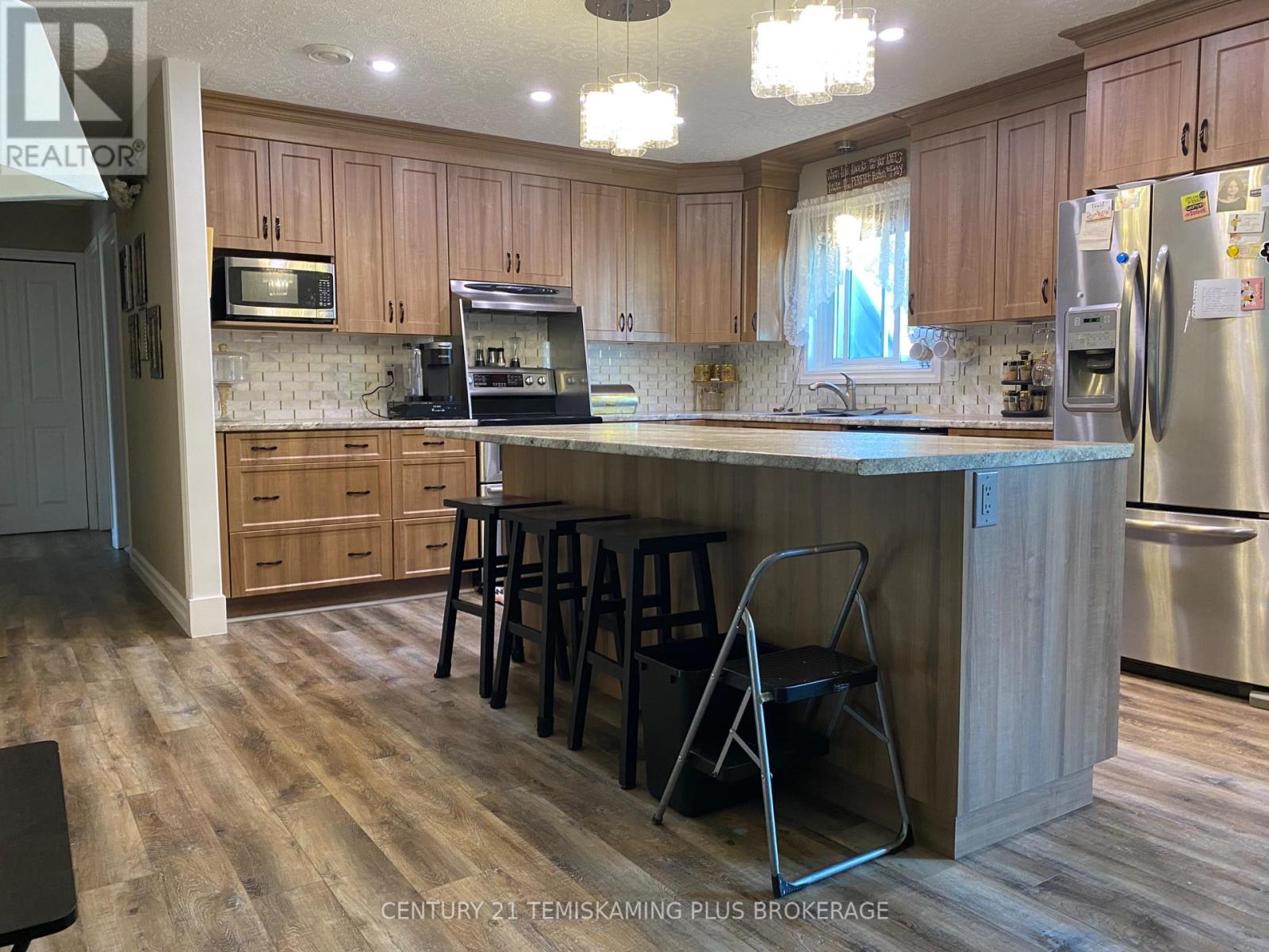 238 RONDEAU ROAD - 8