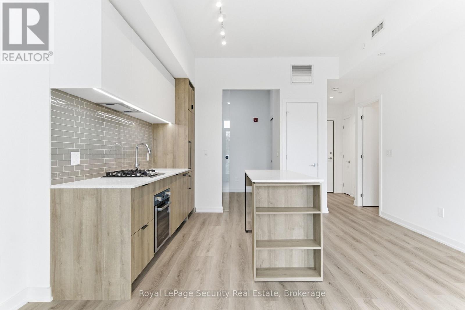 #301 722 MARLEE AVENUE - 13