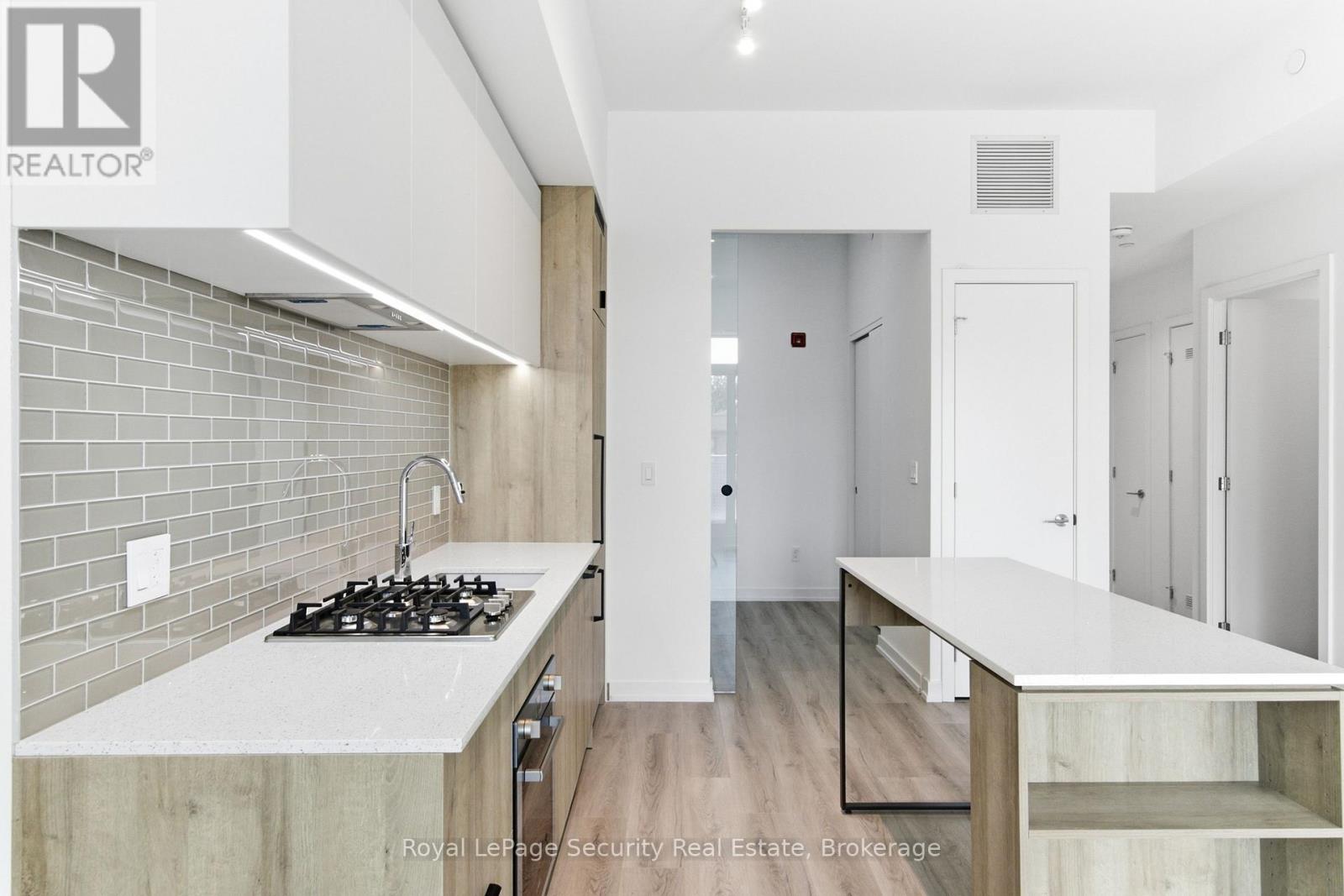 #301 722 MARLEE AVENUE - 20