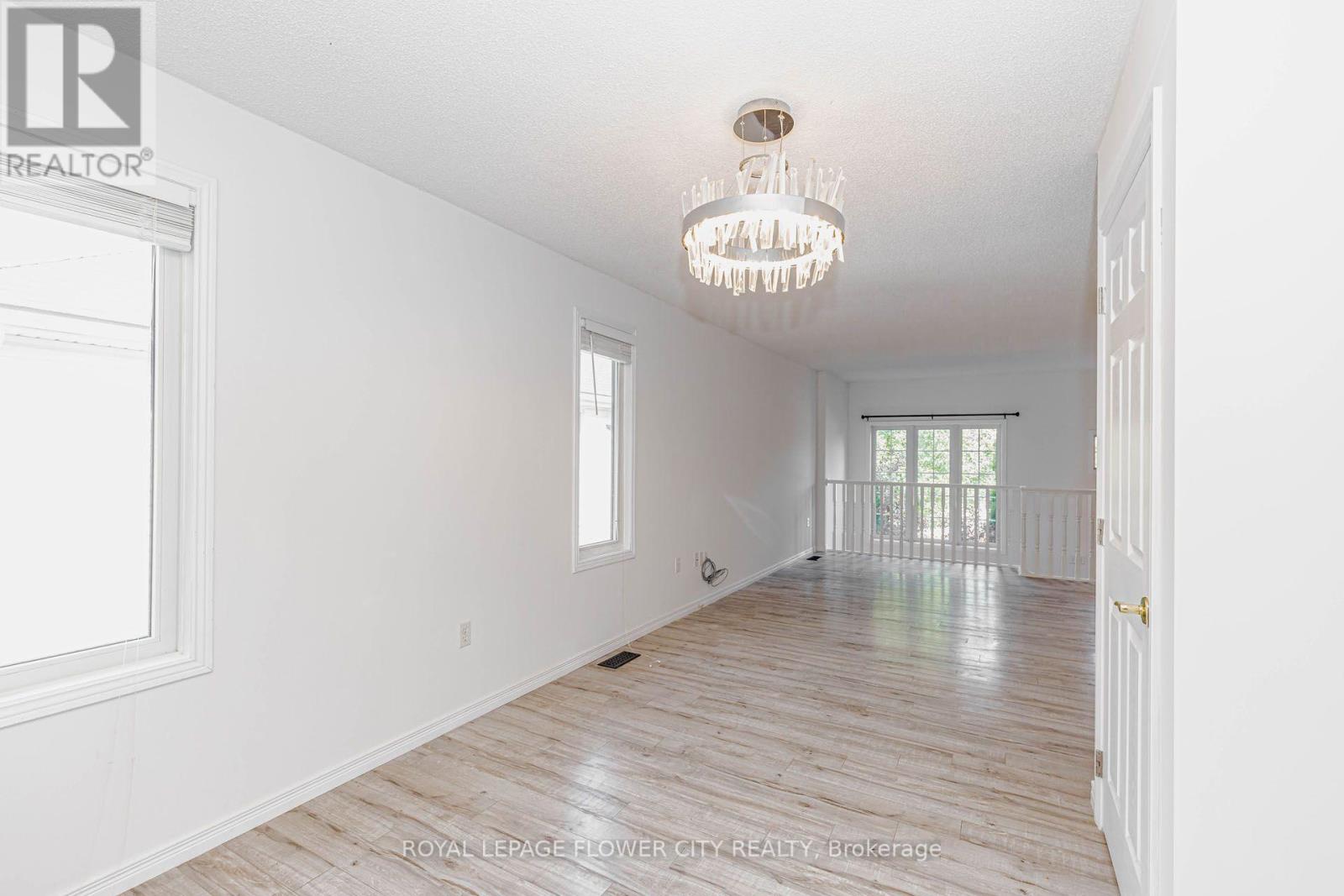 47 QUEENSWAY DRIVE - 15