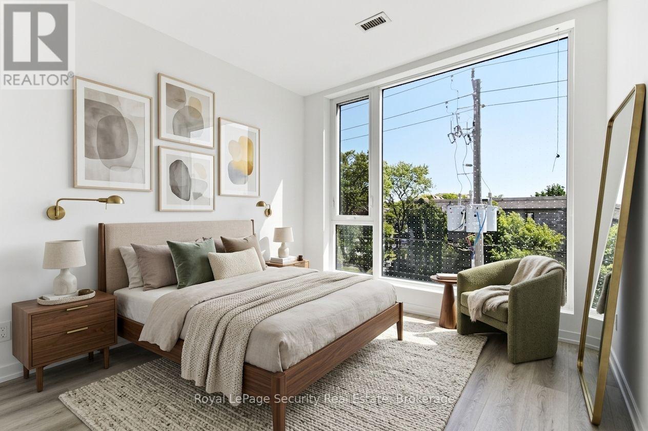#301 722 MARLEE AVENUE - 22