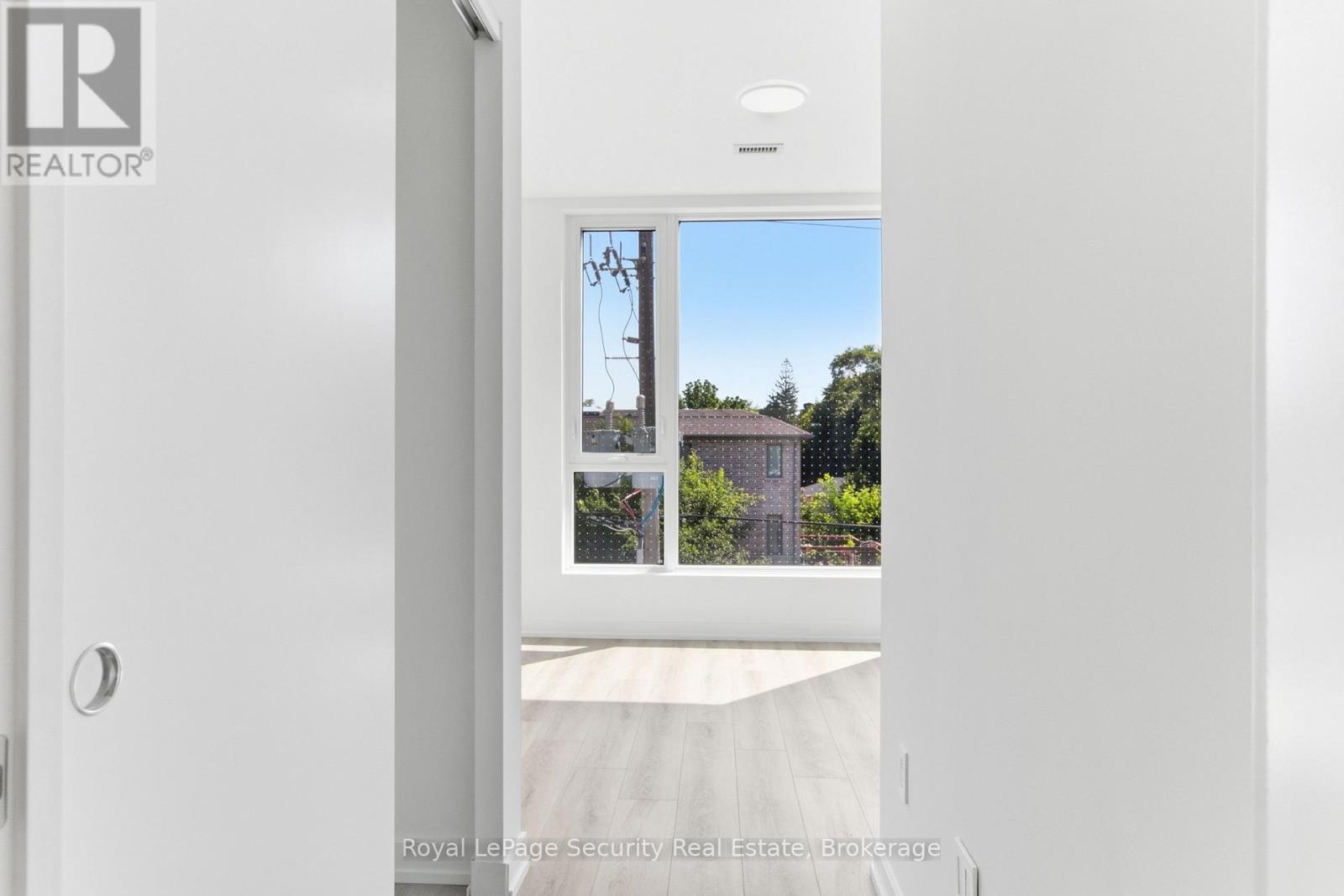 #301 722 MARLEE AVENUE - 26
