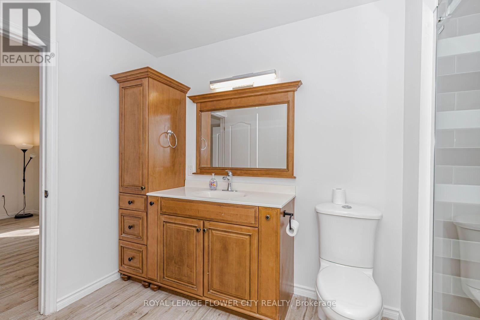 47 QUEENSWAY DRIVE - 27