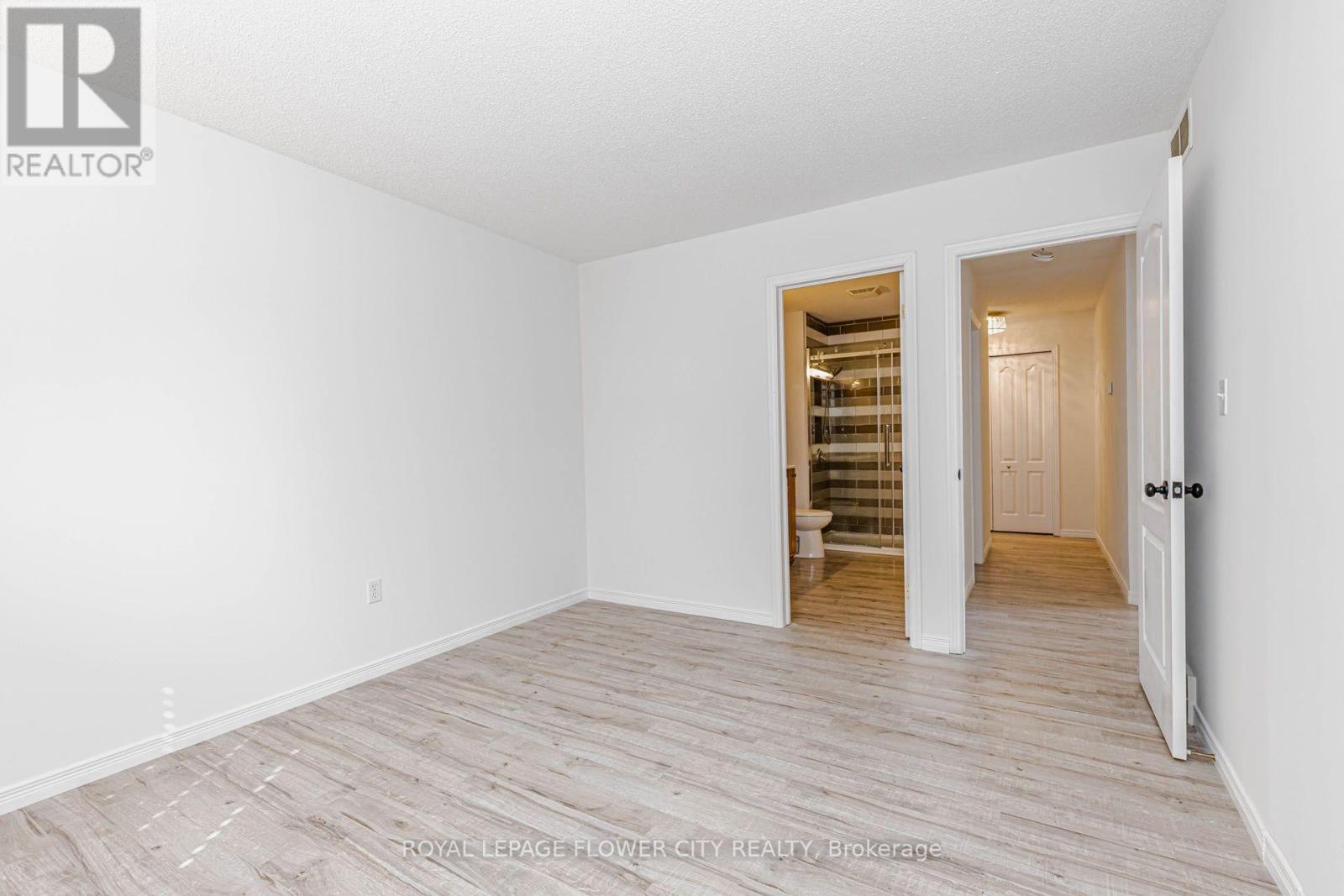 47 QUEENSWAY DRIVE - 23