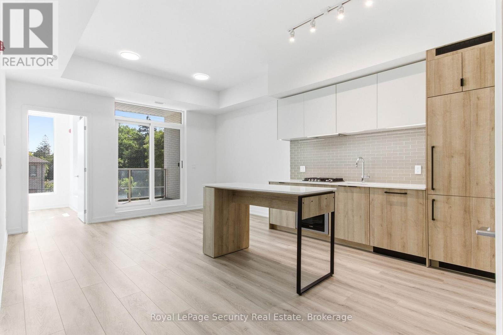 #301 722 MARLEE AVENUE - 6