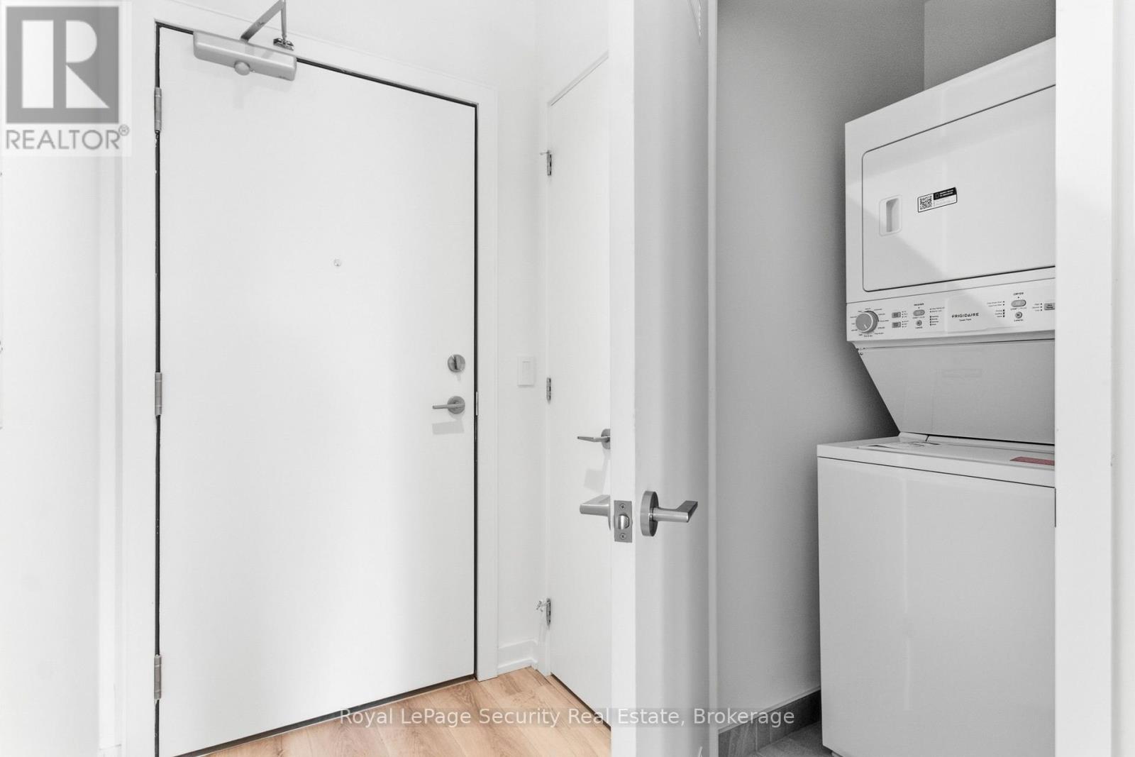 #301 722 MARLEE AVENUE - 32